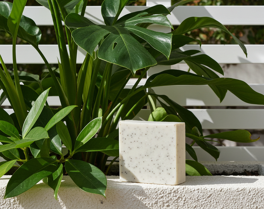 Lemon and Poppy Seed Soap for Gentle Exfoliation 3 Lemon and Poppy Seed Soap for Gentle Exfoliation - Image 2