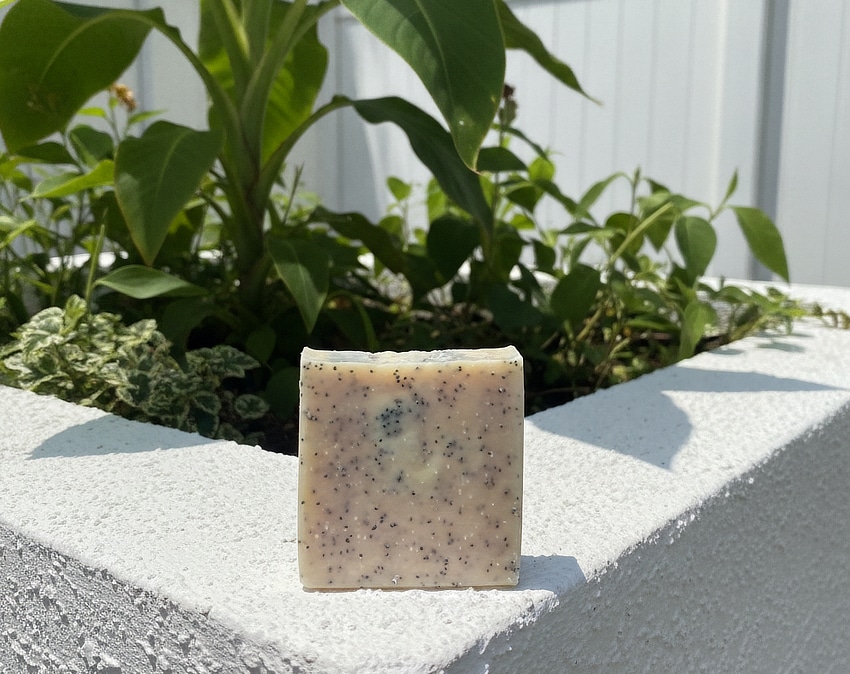 Lemon, Lemongrass and Poppy Seed Soap for Simple Summer Scrubbing 4 lemon, lemongrass and poppy seed soap